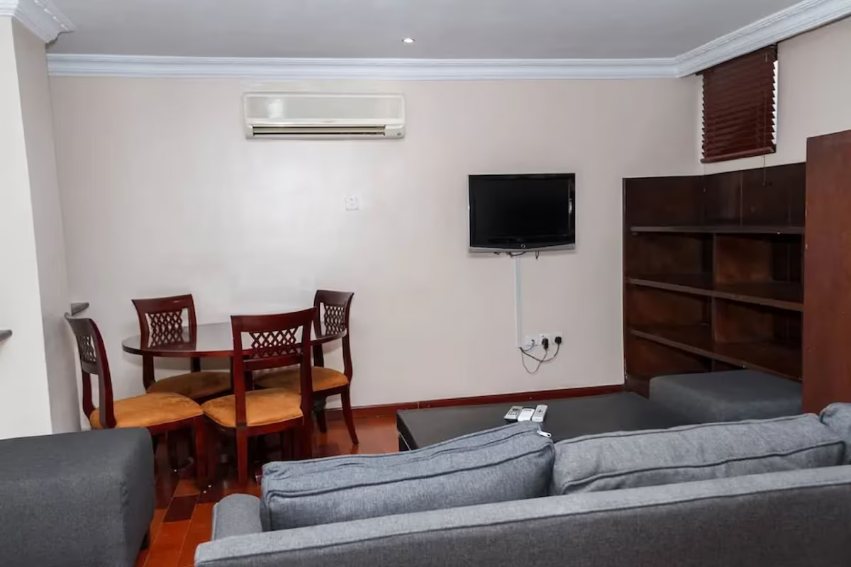 /web/uploads/116/Owu Crown Hotel ibadan/room-photos/Apartment 1 (KB) Suite/owu crown apt.jpg